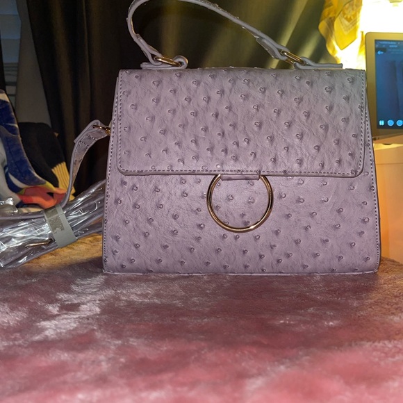 Crocodile like light purple bag with strap. NEW - Picture 4 of 5